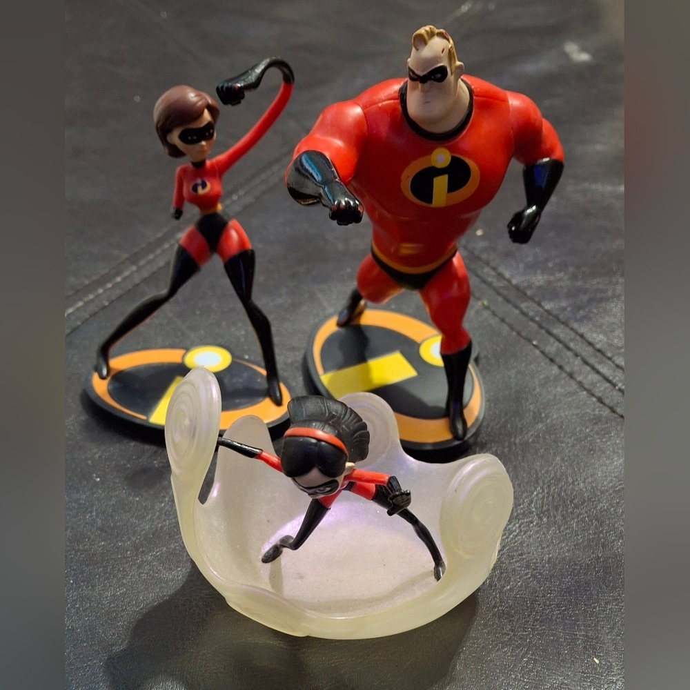 Disney  INCREDIBLES Action Figures-Mixed Character LOT-USED. Cake Toppers.